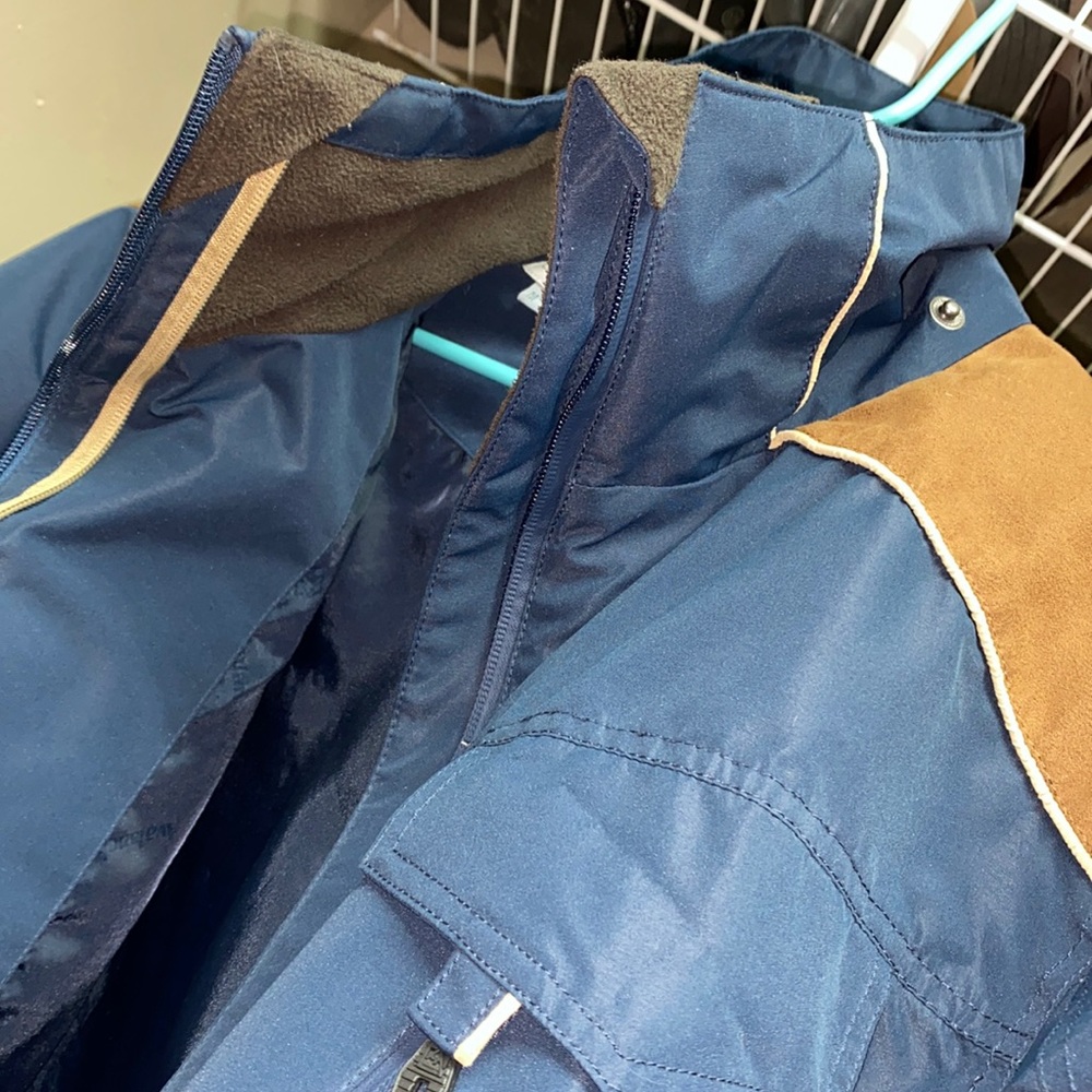 Raincoat / work coat Size medium fits like large